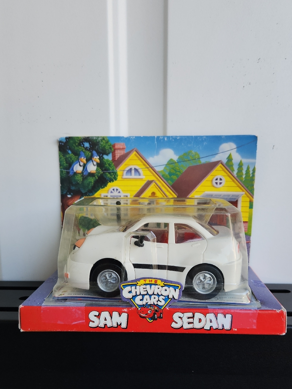 Sam Sedan White Toy Car – 2000 Chevron Cars Collectible Sealed New In Box